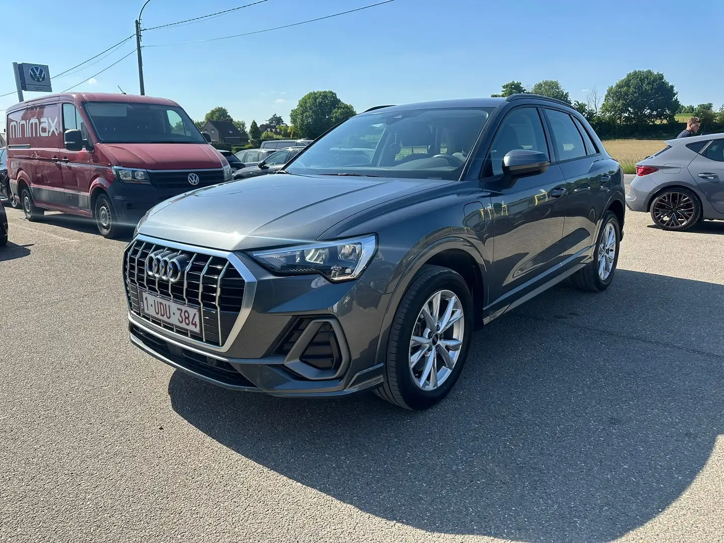 Audi Q3 Q3 45 TFSIe S tronic S line siva - 1