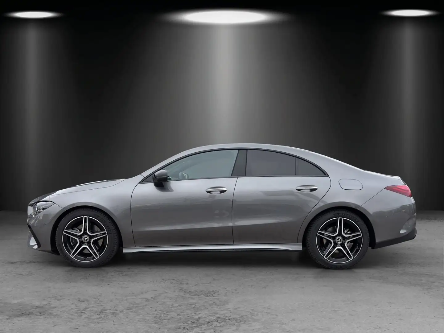 Mercedes-Benz CLA 220 d Coupé AMG 360° MULTIBEAM KeylessGo Grau - 2