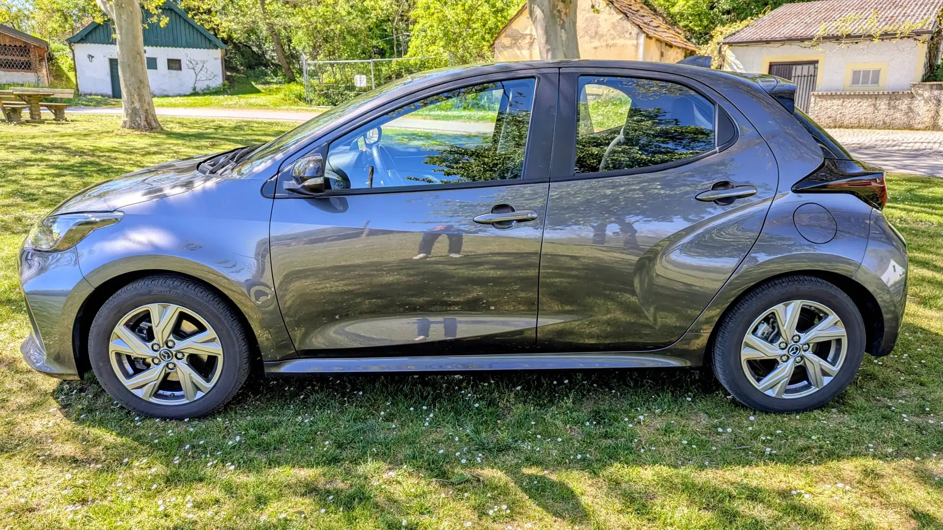 Mazda 2 Hybrid Exclusive Line Grau - 1