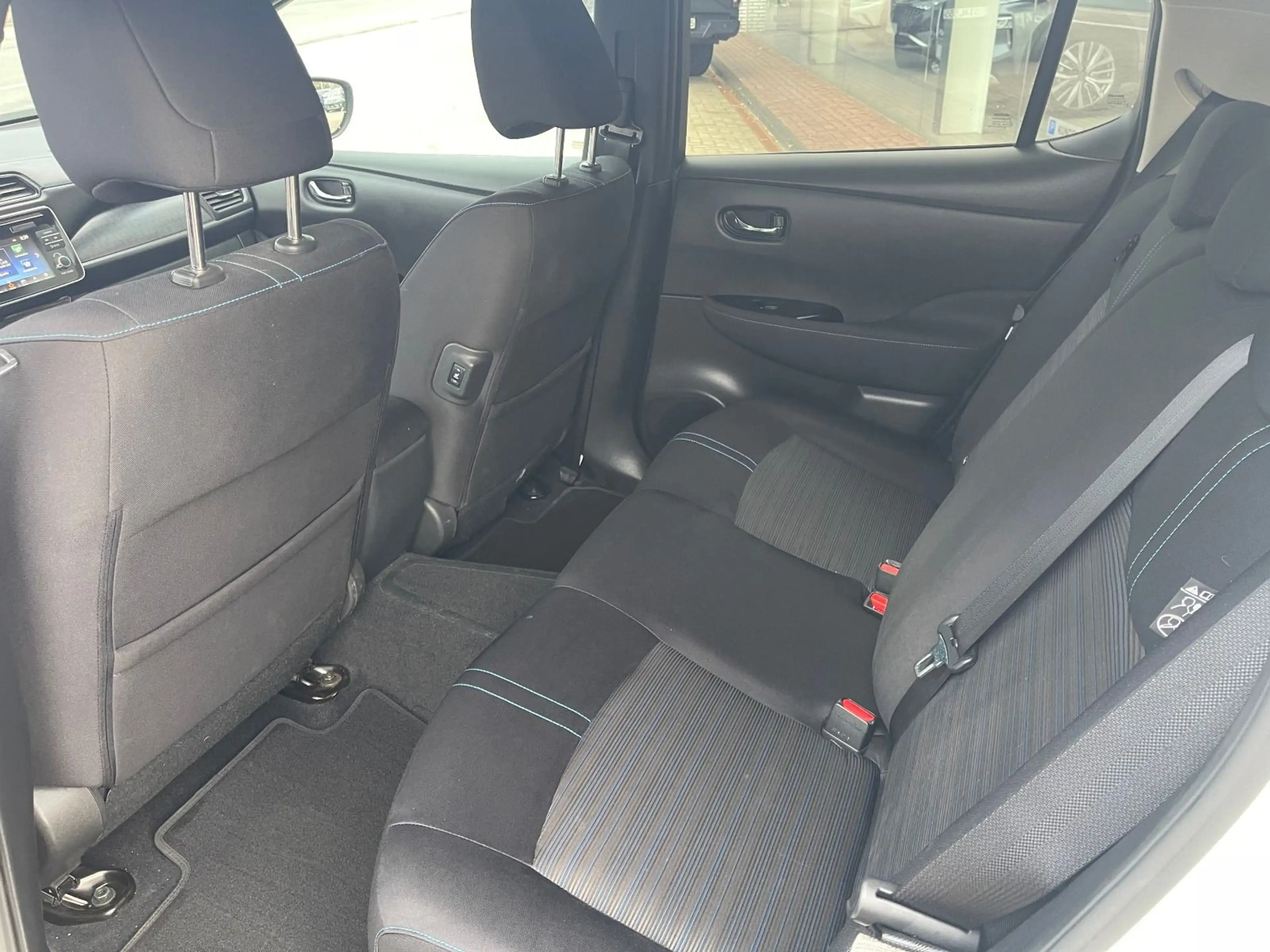 Nissan Leaf N-Connecta 40 KW Kamera Klima Navi — photo 11