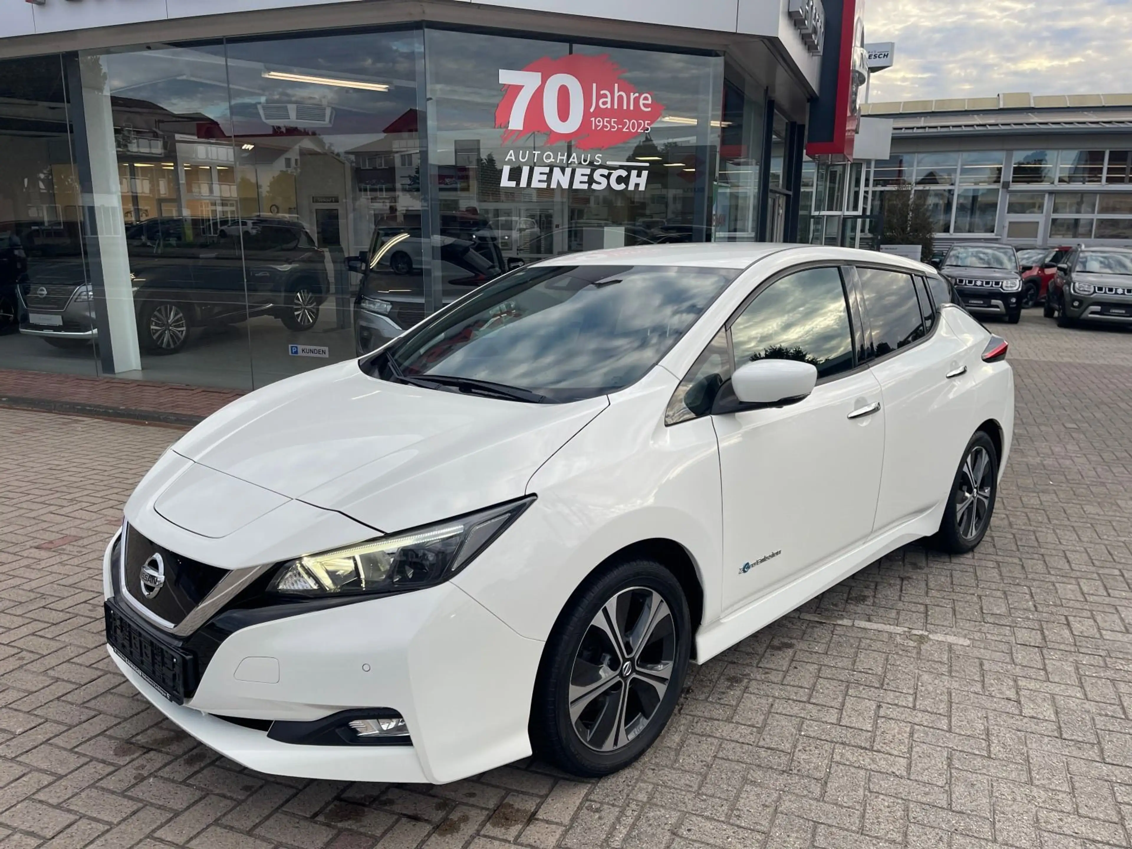 Nissan Leaf N-Connecta 40 KW Kamera Klima Navi — photo 2
