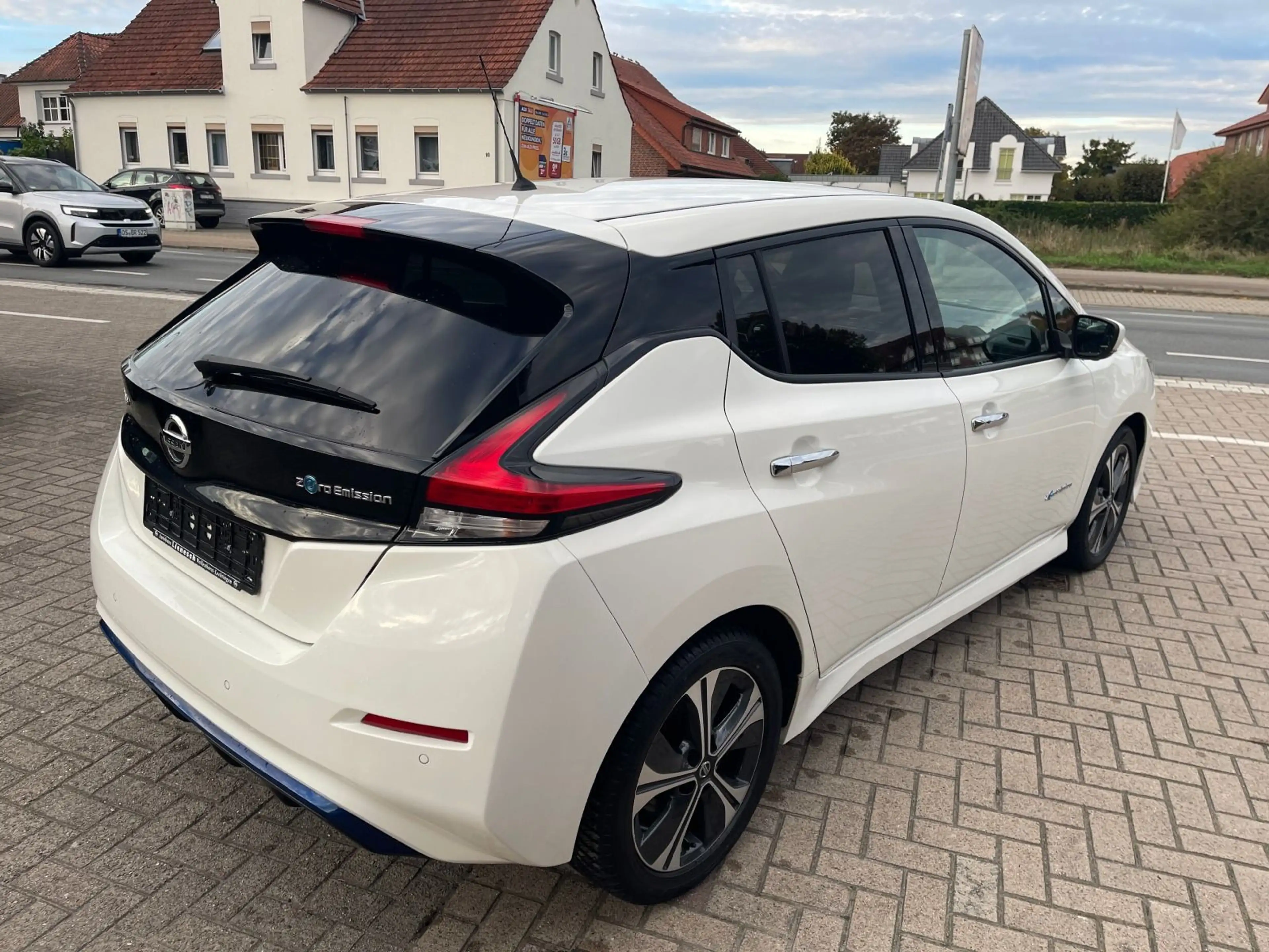 Nissan Leaf N-Connecta 40 KW Kamera Klima Navi — photo 6