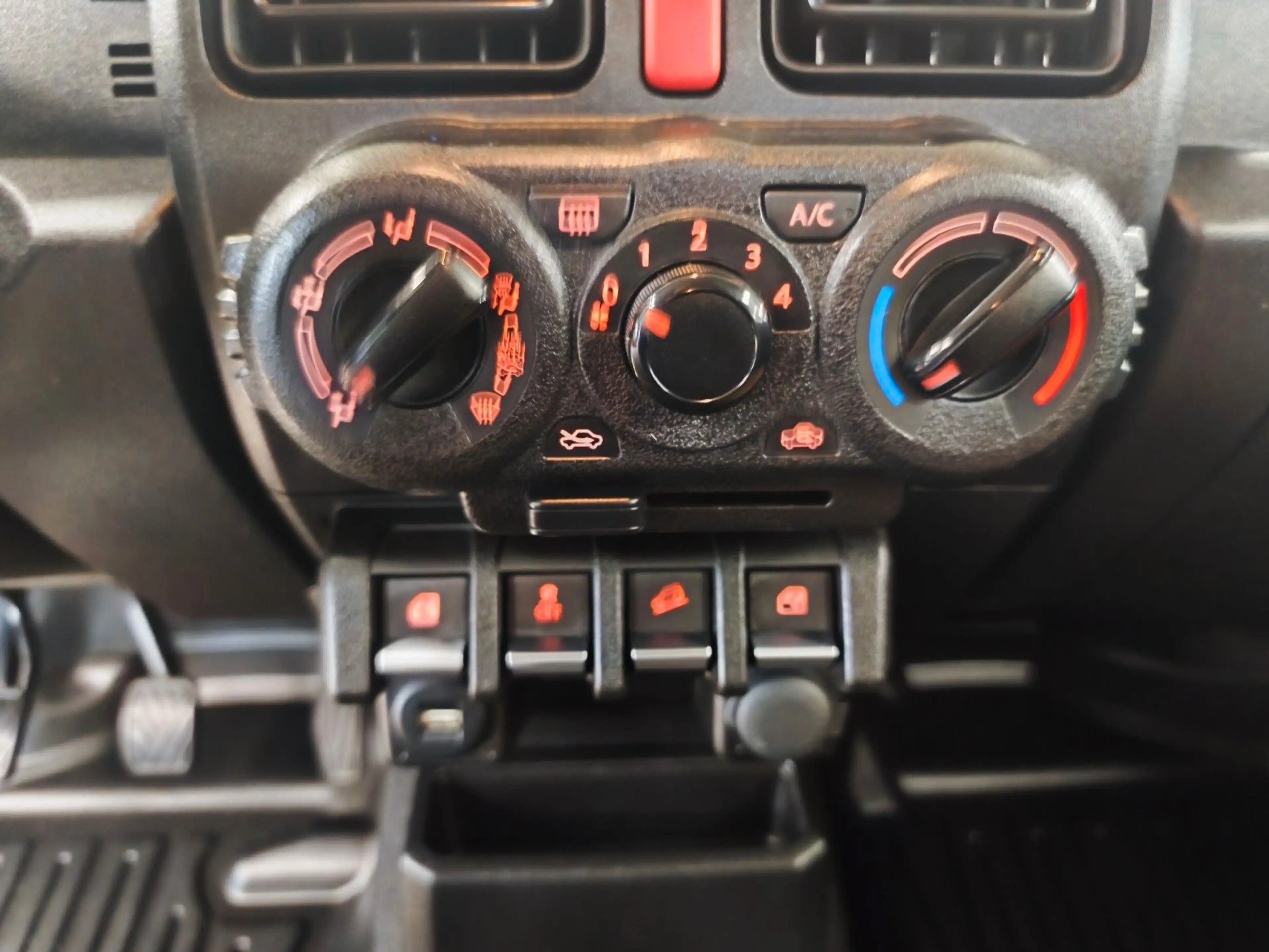 Suzuki Jimny Comfort AllGrip | Leder | Allterrain — photo 13