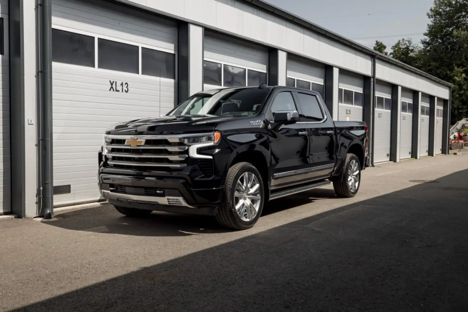Chevrolet Silverado 1500 High Country Crew Cab Short Box 4x4 Schwarz - 1