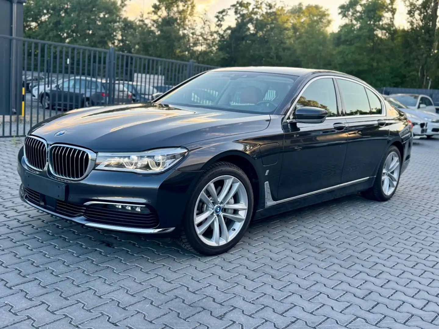 BMW 740 e Schiebedach*19 Zoll"Sound" Head up" Gris - 1