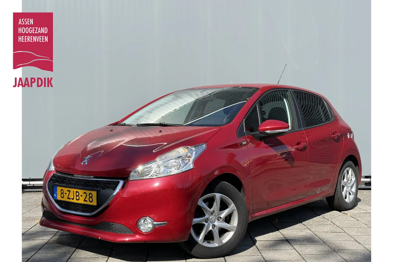 Peugeot 208 BWJ 2015 | 1.2 VTi 82PK Style | AIRCO | NAVI | CRU Rood - 1