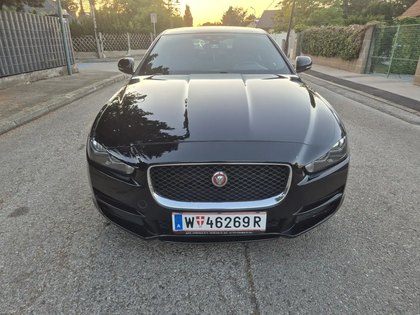 Jaguar XE E-Performance Pure Aut. - 2