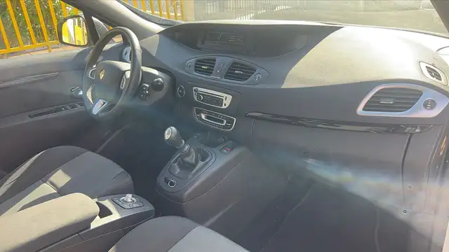 Renault Scenic view 10
