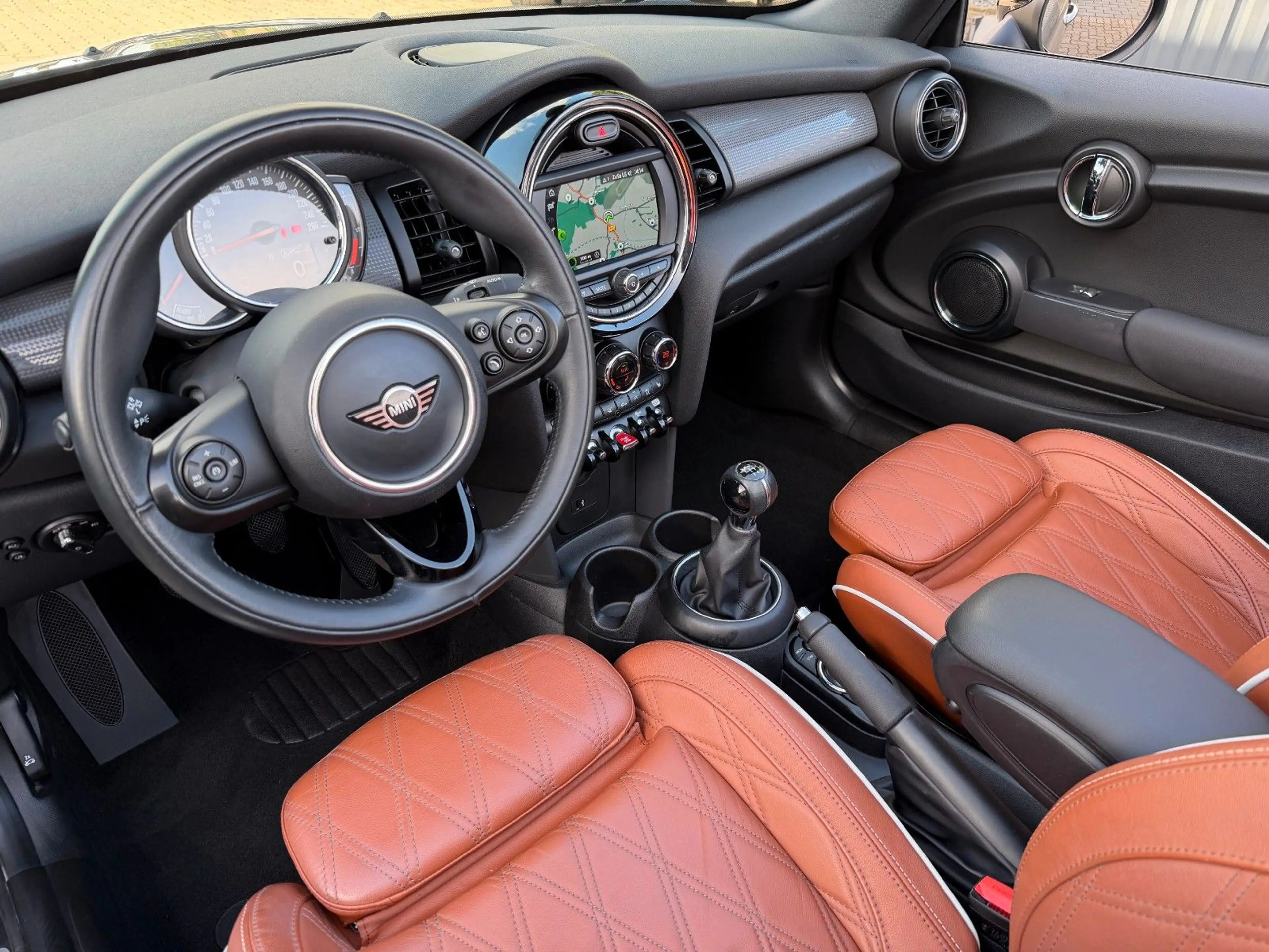MINI Cooper Cabrio COOPER CABRIO CHILI *LEDER CHESTER*LED*NAVI* — photo 5