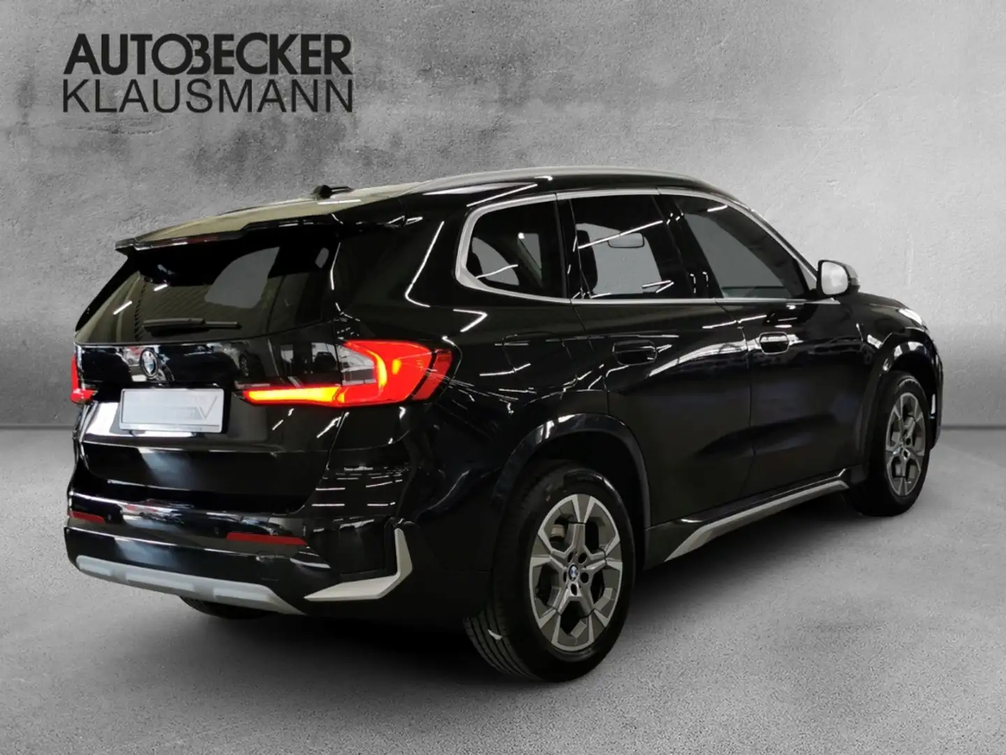 BMW X1 xDRIVE 20d xLine 18''LC PROF HuD 360°AHK SPORTSITZ Schwarz - 2