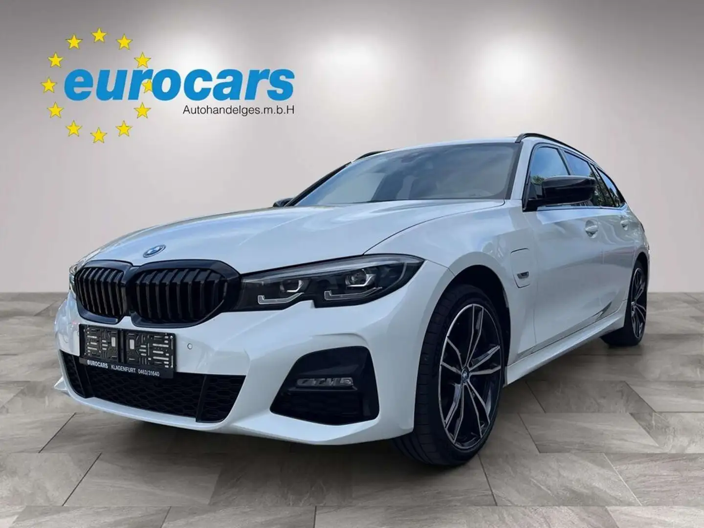 BMW 320 e xDrive Touring M Sport Weiß - 1
