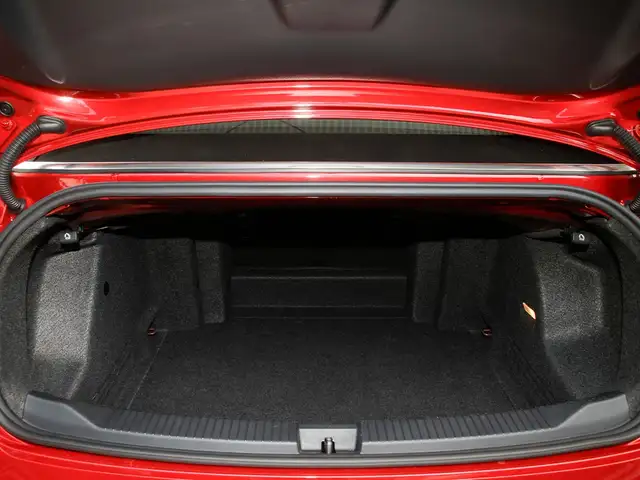 Volkswagen T-Roc view 8