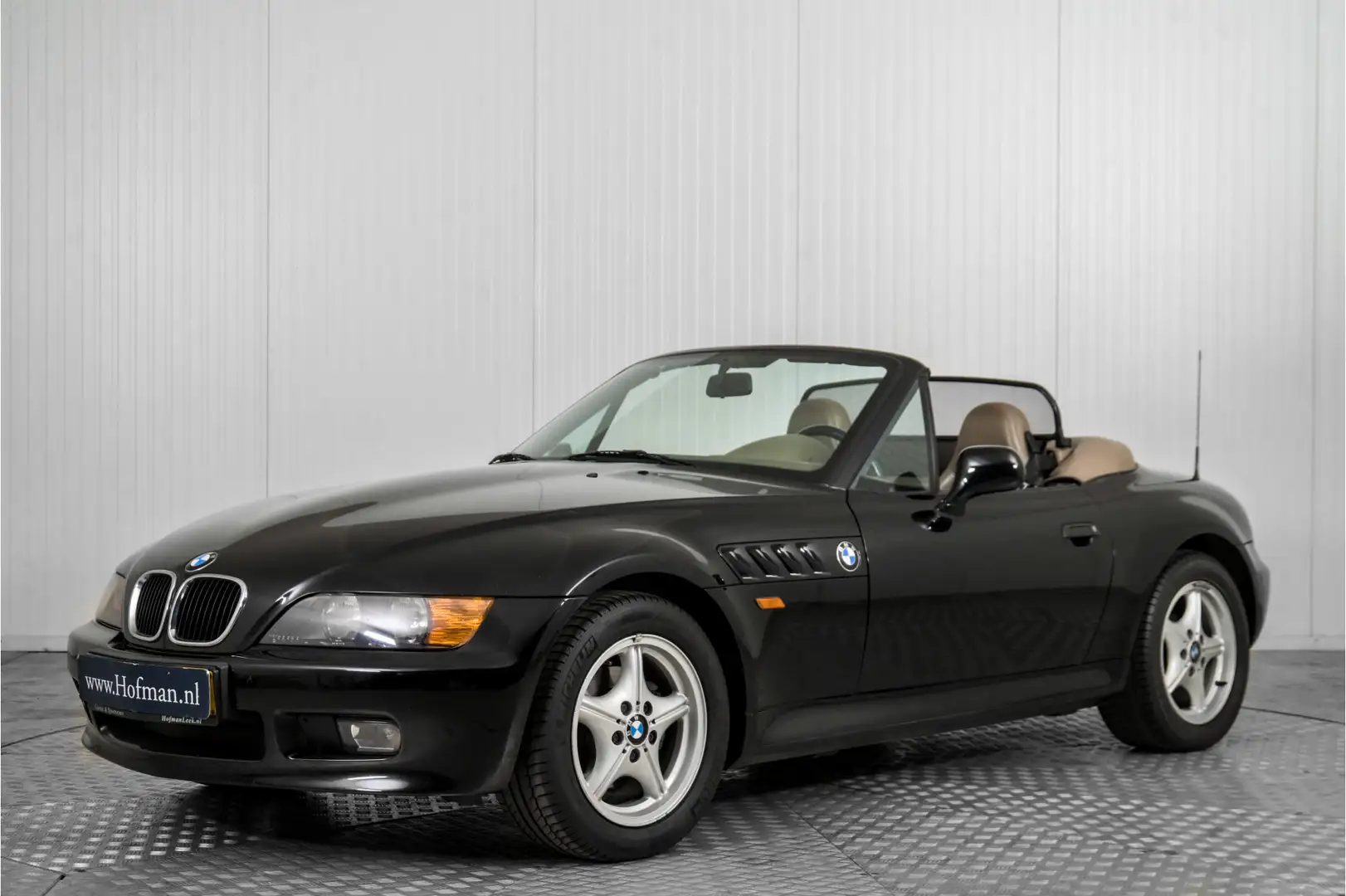 BMW Z3 Roadster 1.9 Zwart - 1