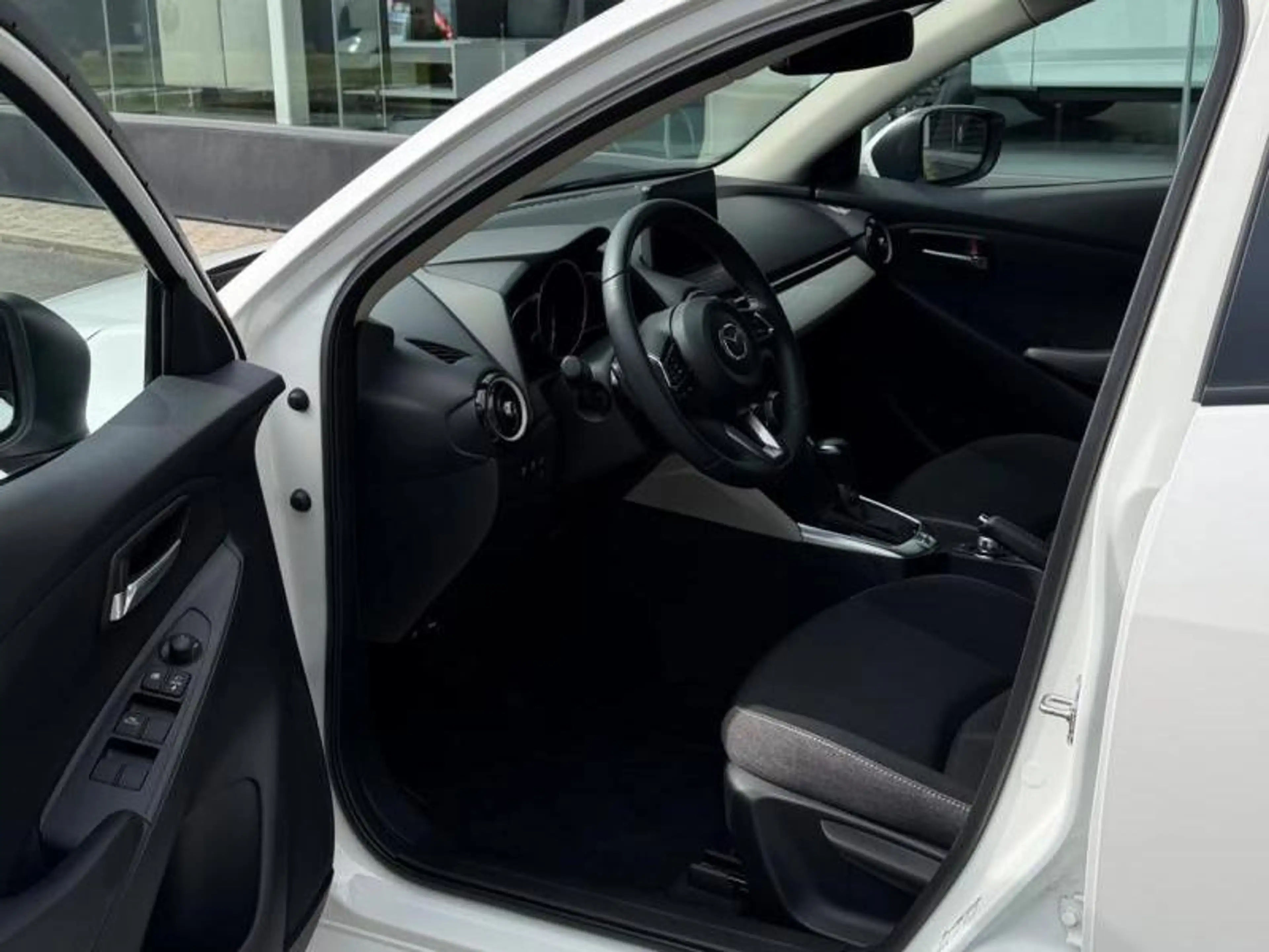 Mazda 2 Exclusive-Line — photo 4