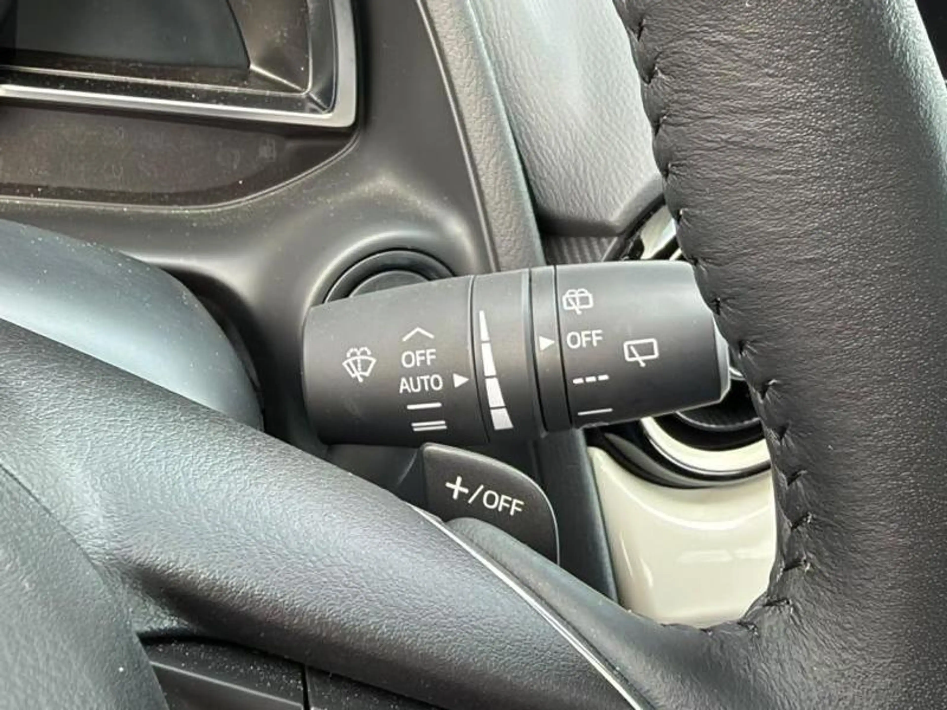 Mazda 2 Exclusive-Line — photo 9