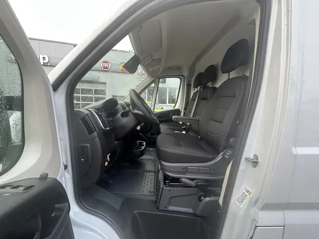 Fiat Ducato view 6