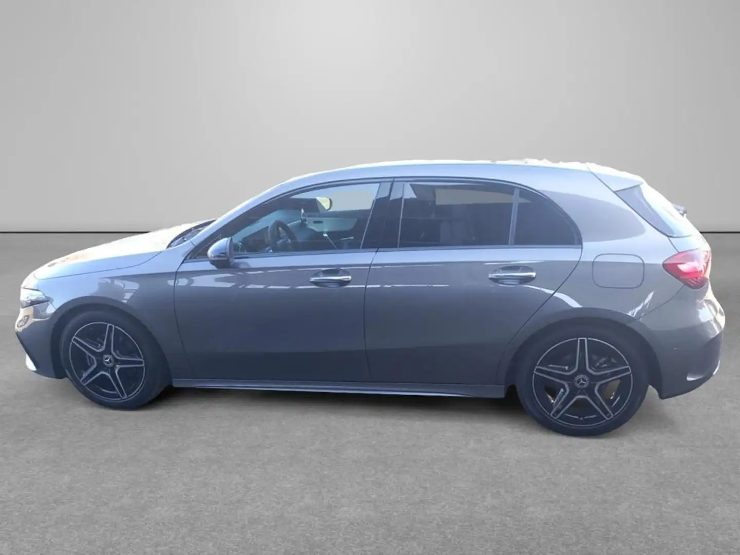 Mercedes-Benz A 180 AMG*Night*Distronic*PDC*Kamera*DAB*AHK Grau - 2