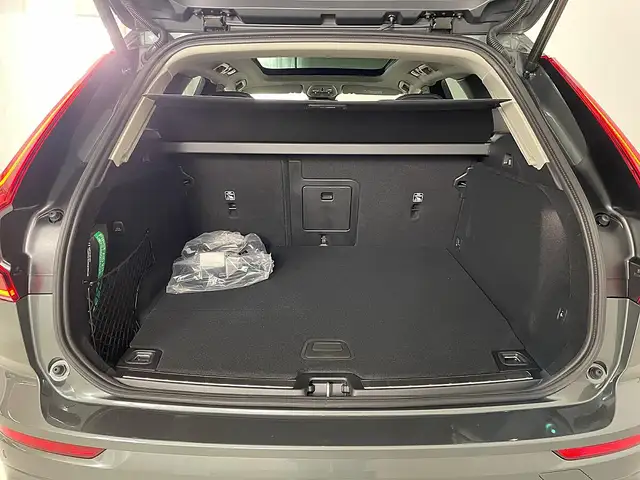 Volvo XC60 T6 AWD PHEV 4 Life 18,8kWh Ultra Dark Aut. | St... Ansicht 11