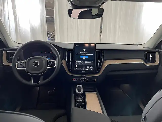 Volvo XC60 T6 AWD PHEV 4 Life 18,8kWh Ultra Dark Aut. | St... Ansicht 13