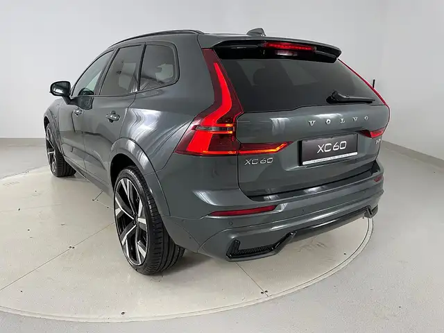 Volvo XC60 T6 AWD PHEV 4 Life 18,8kWh Ultra Dark Aut. | St... Ansicht 4