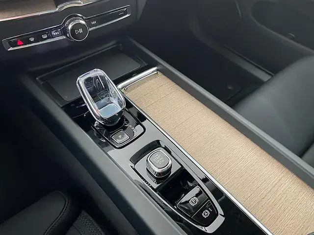Volvo XC60 T6 AWD PHEV 4 Life 18,8kWh Ultra Dark Aut. | St... Ansicht 20