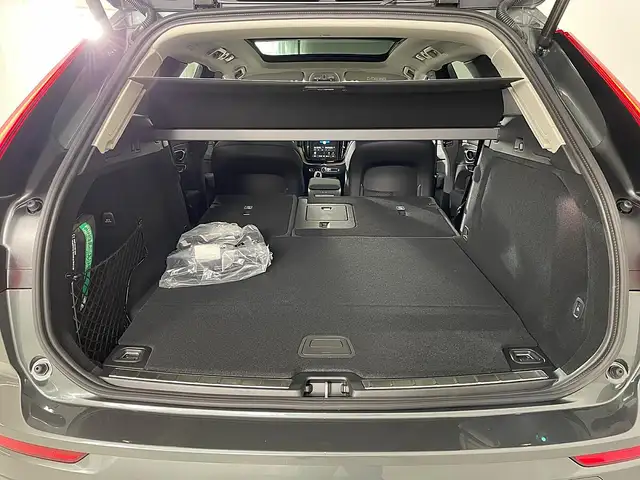 Volvo XC60 T6 AWD PHEV 4 Life 18,8kWh Ultra Dark Aut. | St... Ansicht 12