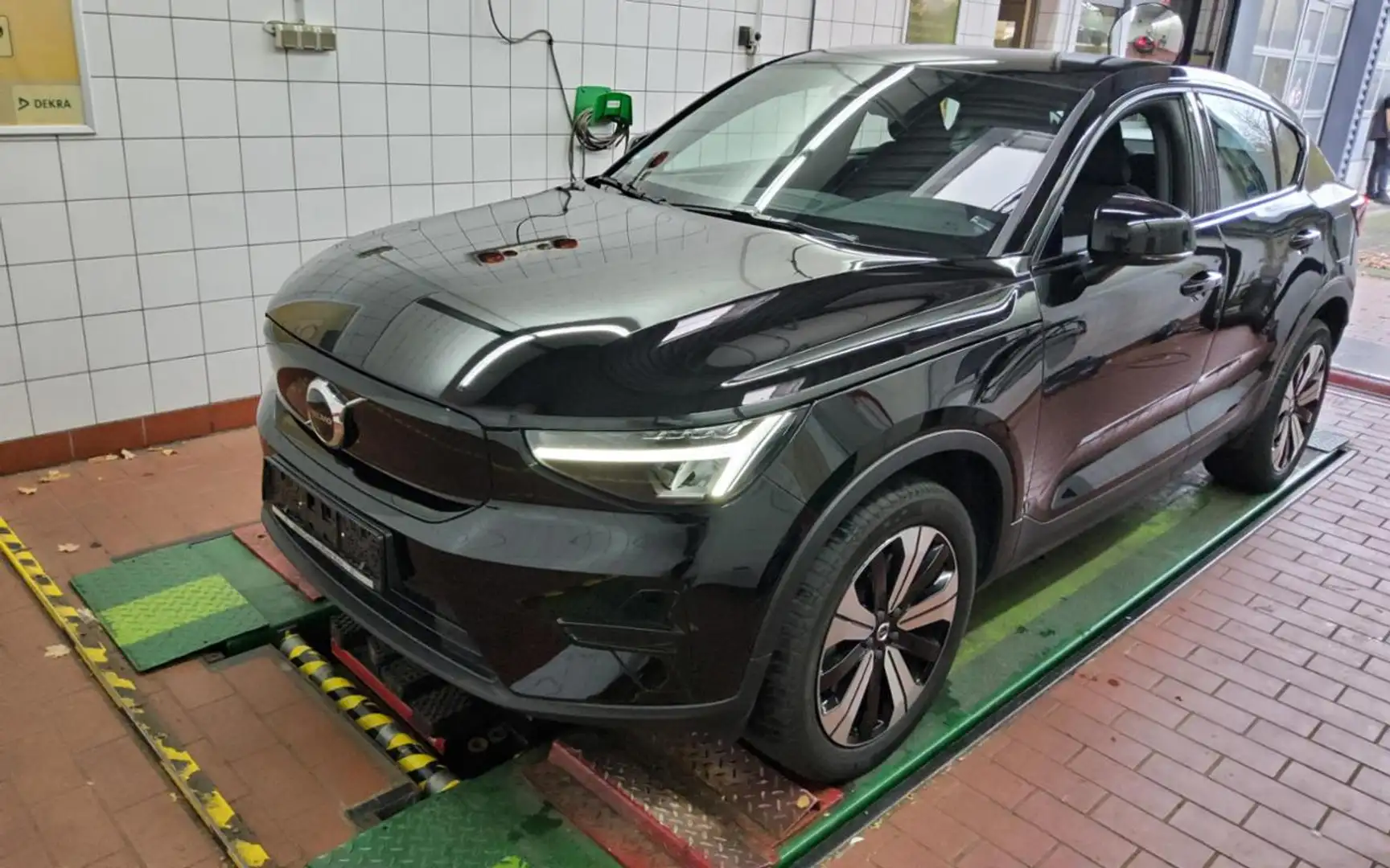 Volvo C40 PURE ELECTRIC Core WINTERPAK+PANO+DAB+LM19 Grau - 2