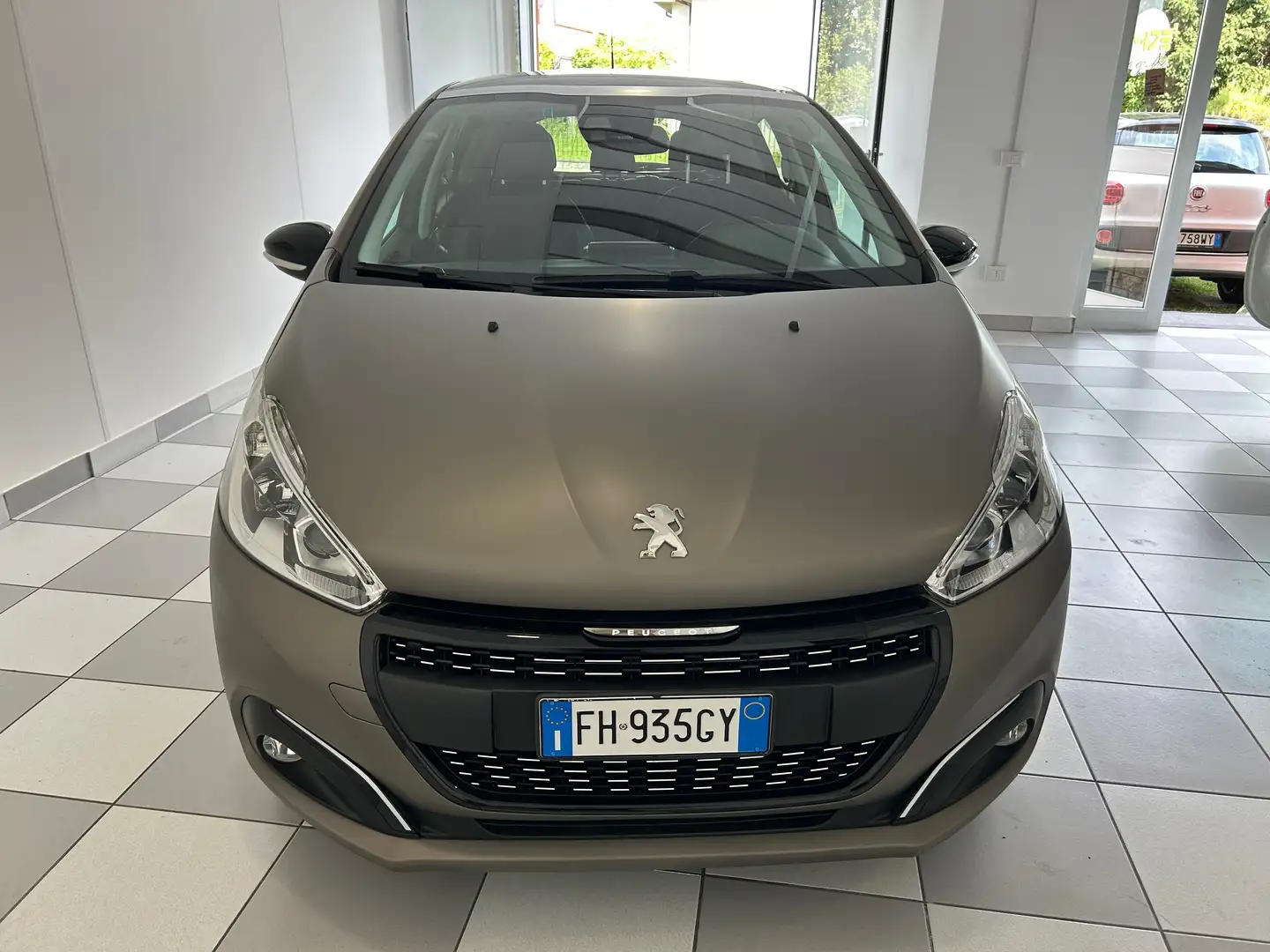 Peugeot 208 5p 1.2 puretech Allure 82cv SOLO 61.000KM-STRAFULL Gris - 2