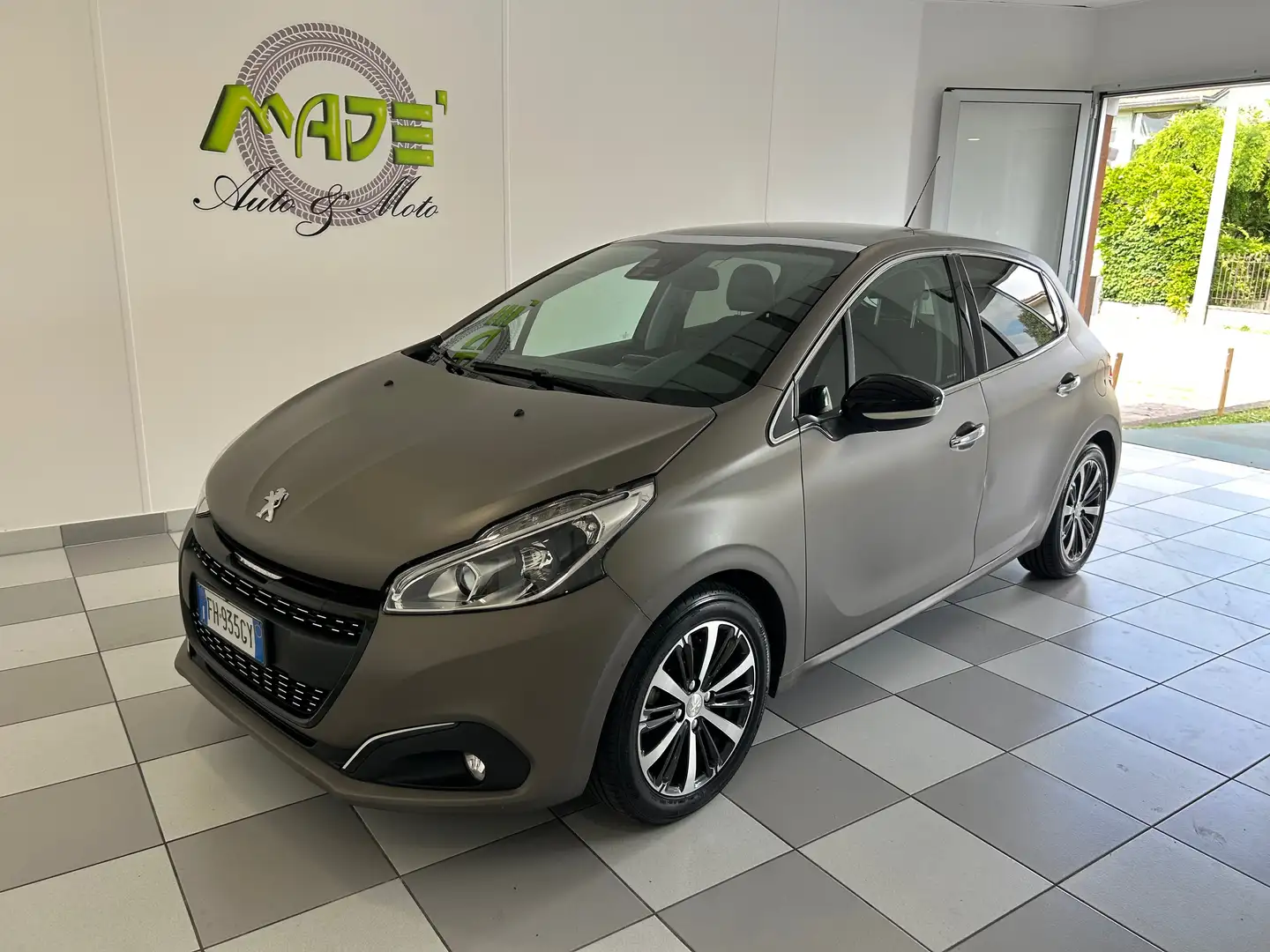 Peugeot 208 5p 1.2 puretech Allure 82cv SOLO 61.000KM-STRAFULL Gris - 1