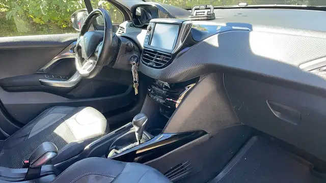 Peugeot 2008 view 10