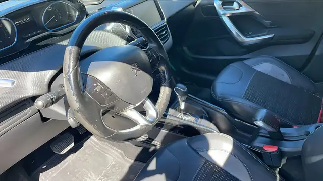 Peugeot 2008 view 8
