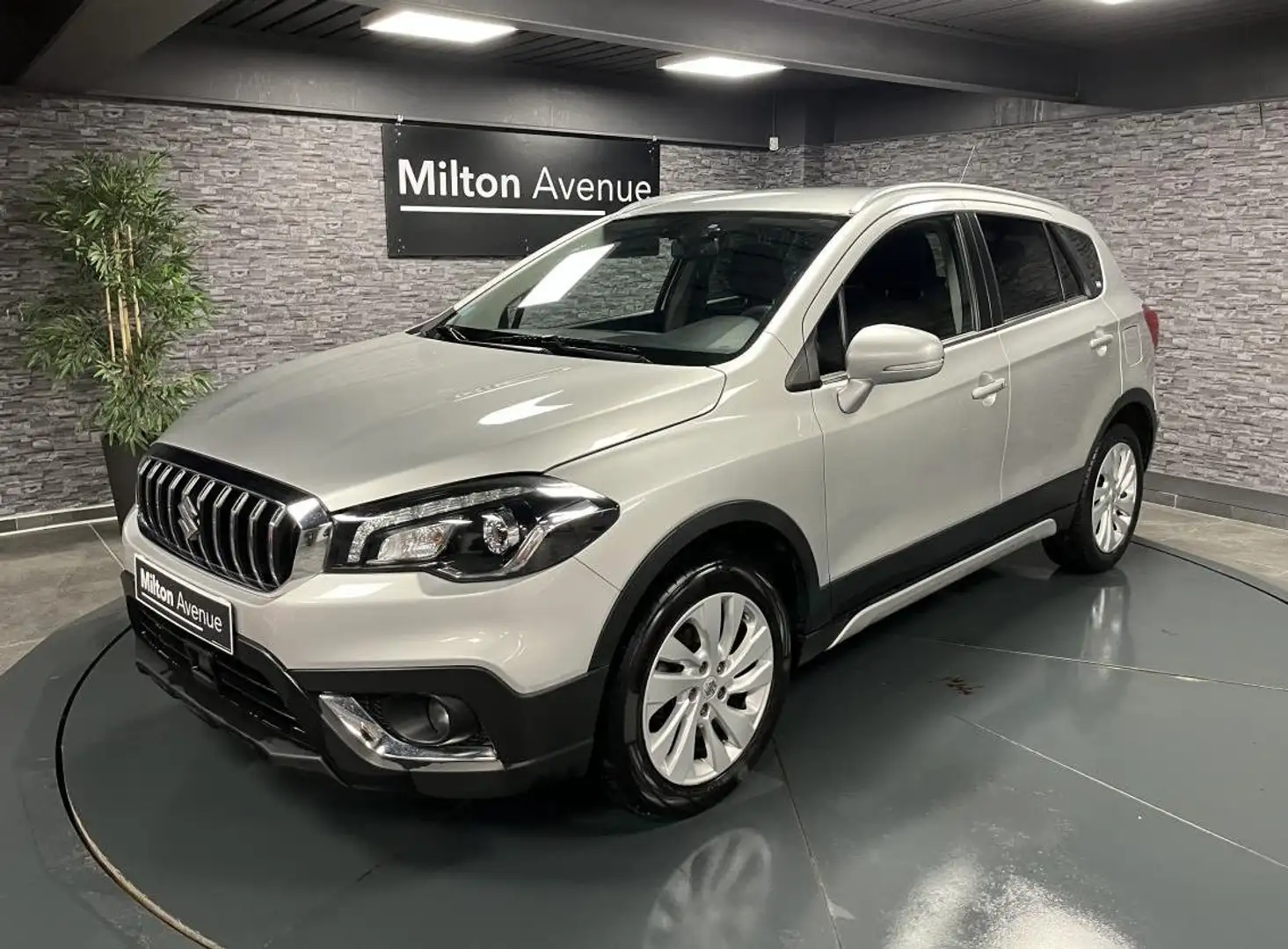 Suzuki SX4 S-Cross S-Cross 1.4 Boosterjet + Hybrid SHVS S-CROSS Privi Gris - 1
