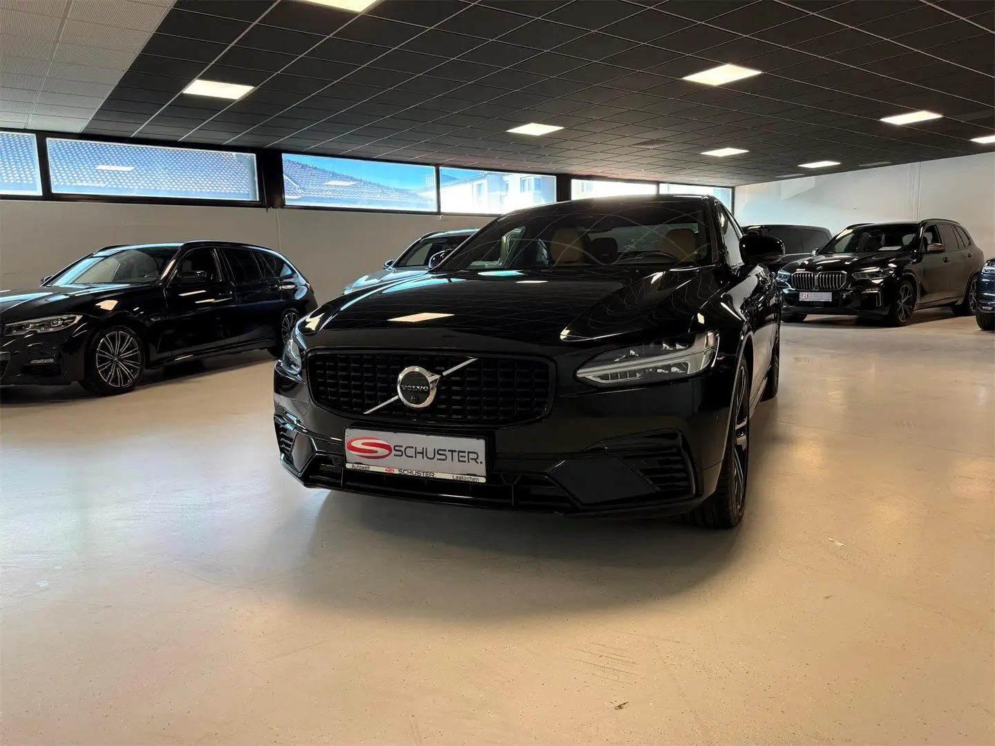 Volvo S90 T8 AWD Recharge PHEV Plus Dark Schwarz - 2