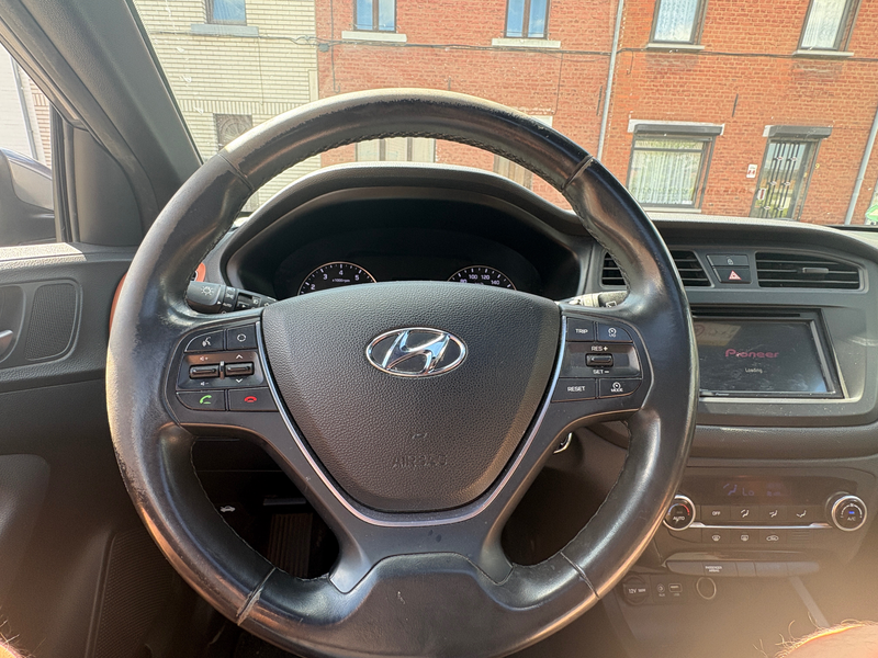 Hyundai i20 i20 1.2i Lounge — photo 8