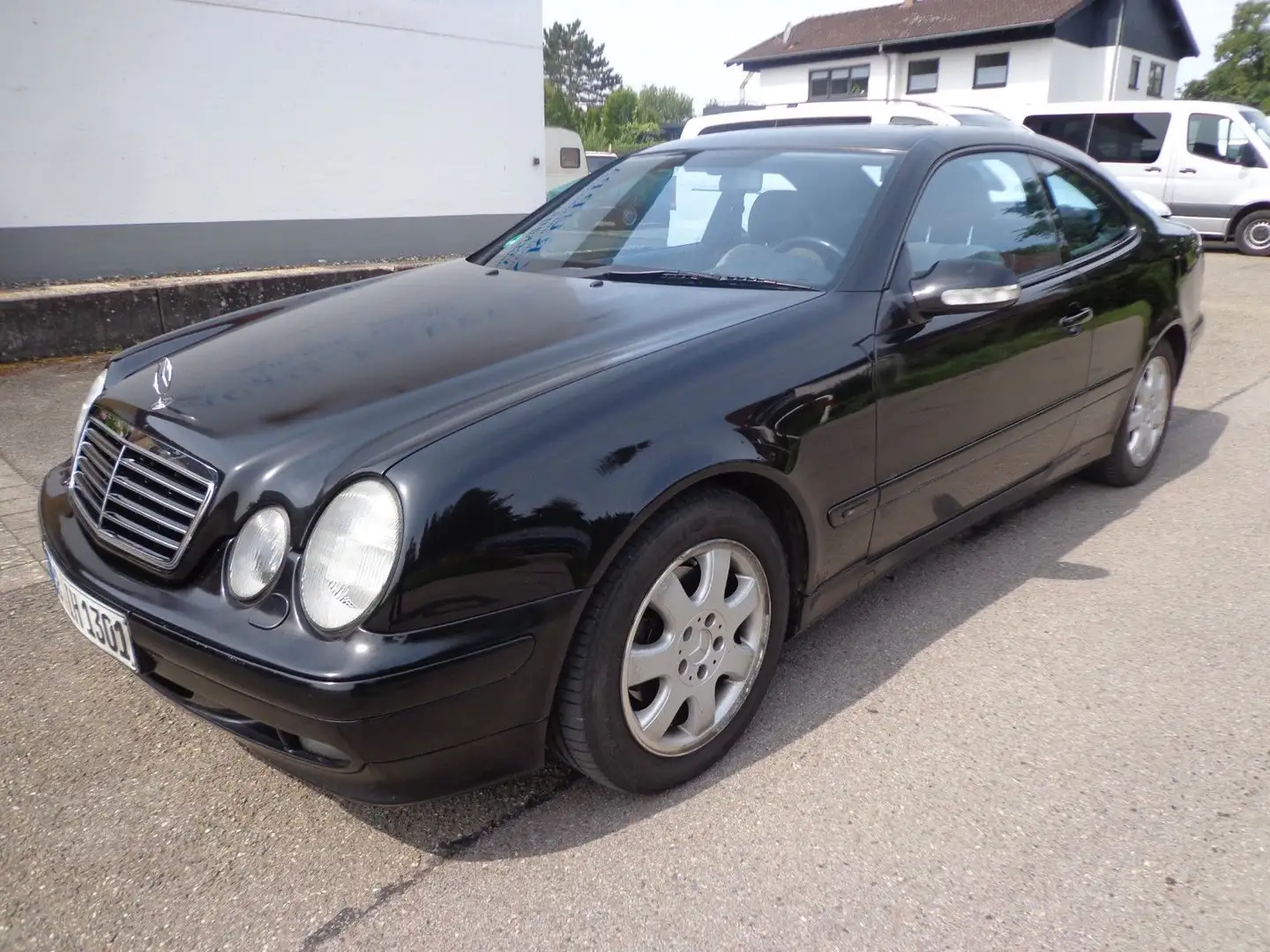 Mercedes-Benz CLK 230 K AVANTGARDE Automatik Klima SHZ SHD AHK Noir - 2