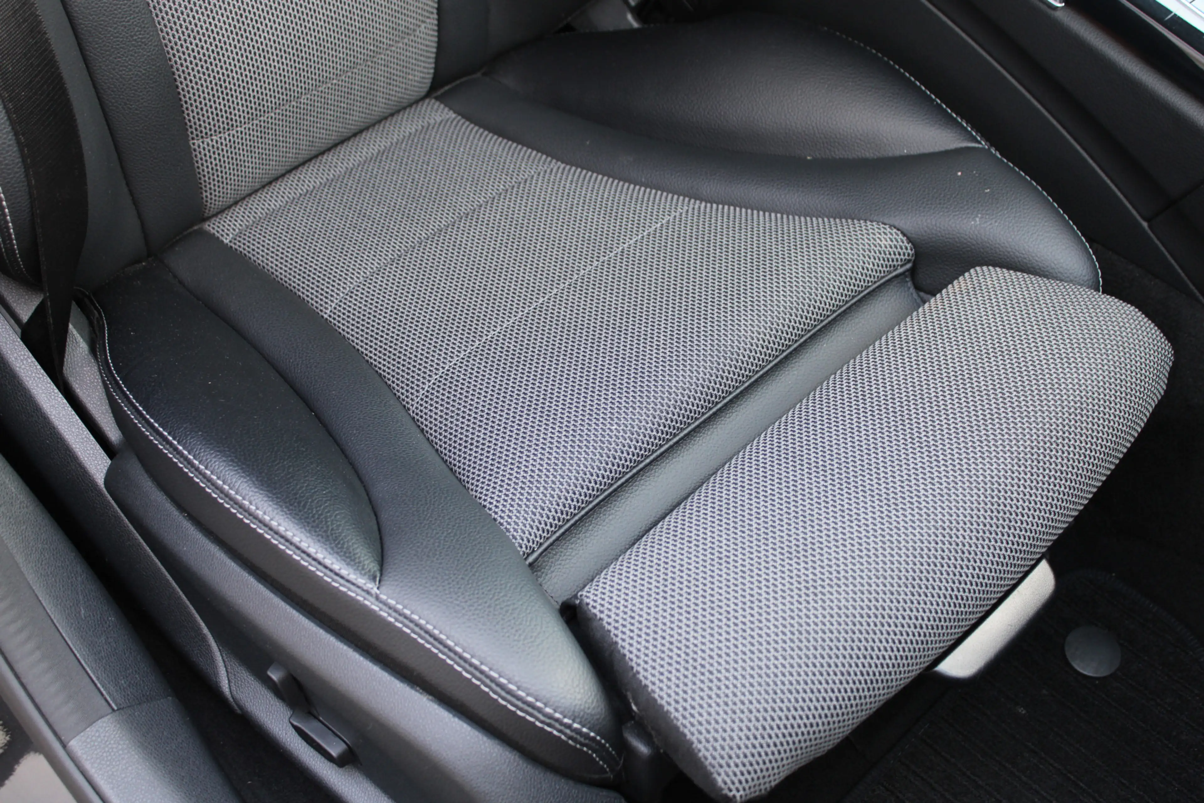 Mercedes-Benz C 350 350e Avantgarde NAVI TREKHAAK CAMERA LUCHTVERING 1 — photo 15