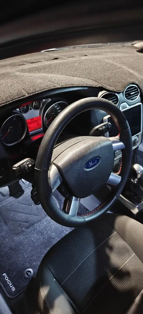 Ford Focus 2.0 TDCi 136 Titanium Gris - 2