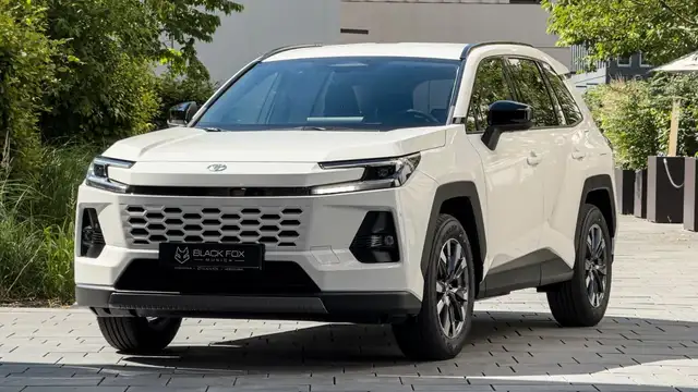 Toyota Rav 4 view 2