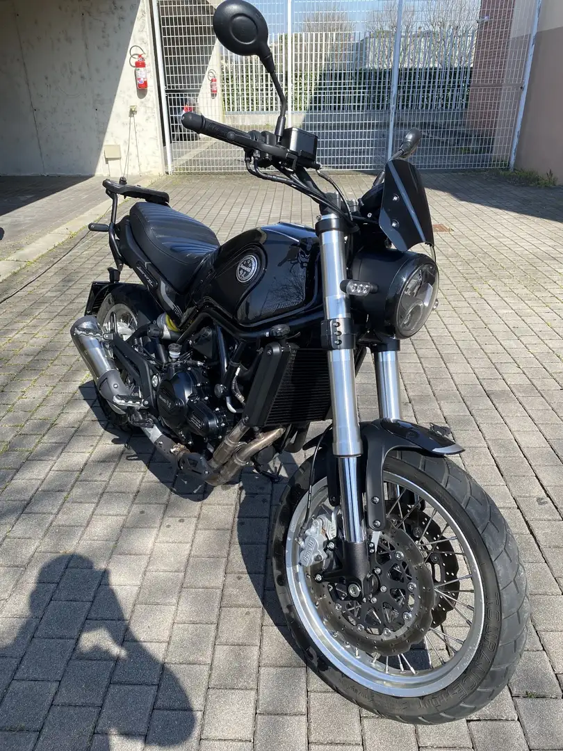 Benelli Leoncino Trail Zwart - 1