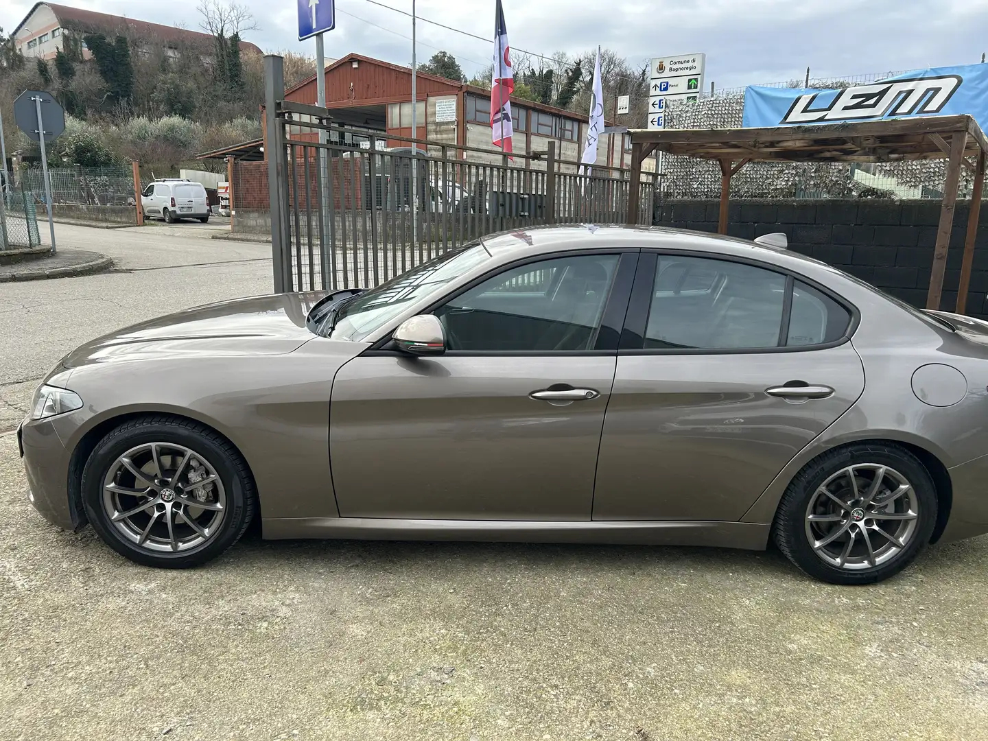 Alfa Romeo Giulia Giulia 2016 2.2 t Business 150cv auto Grau - 1