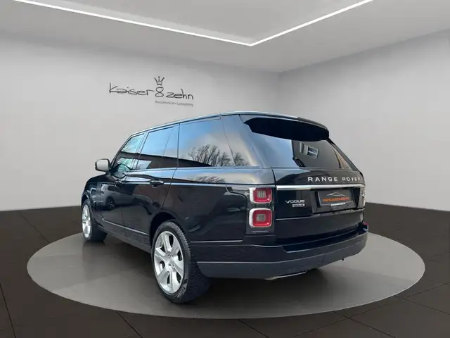 Land Rover Range Rover view 3