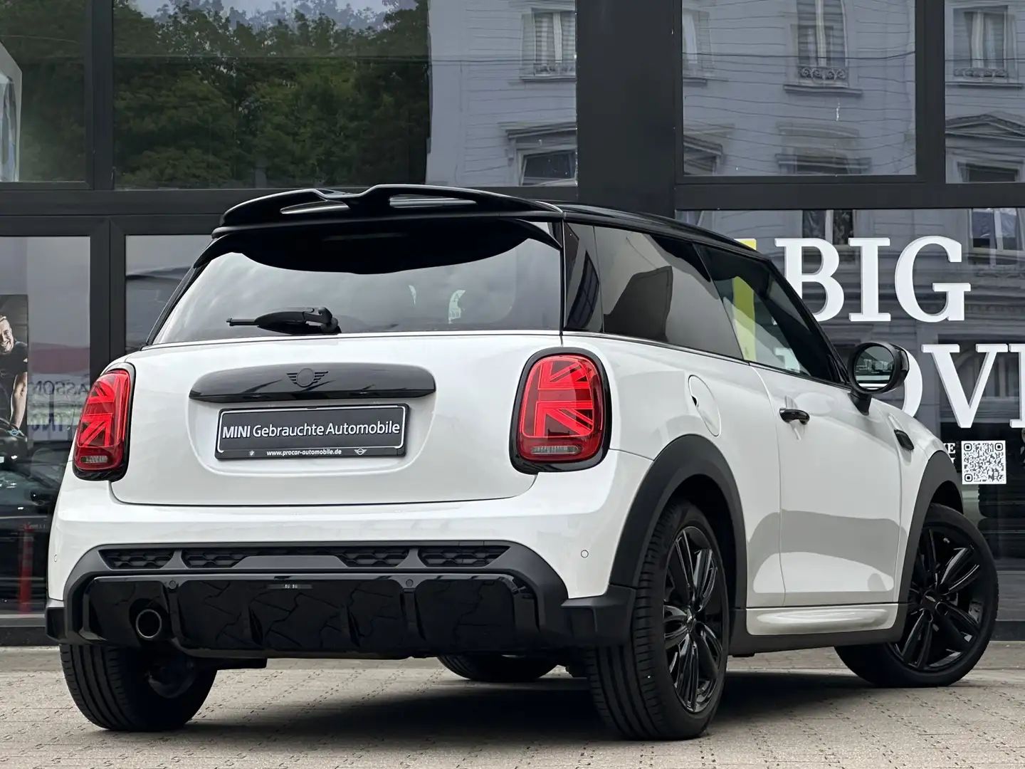 MINI Cooper JCW Trim LED Aut. CarPlay DA PDC Shz Weiß - 2
