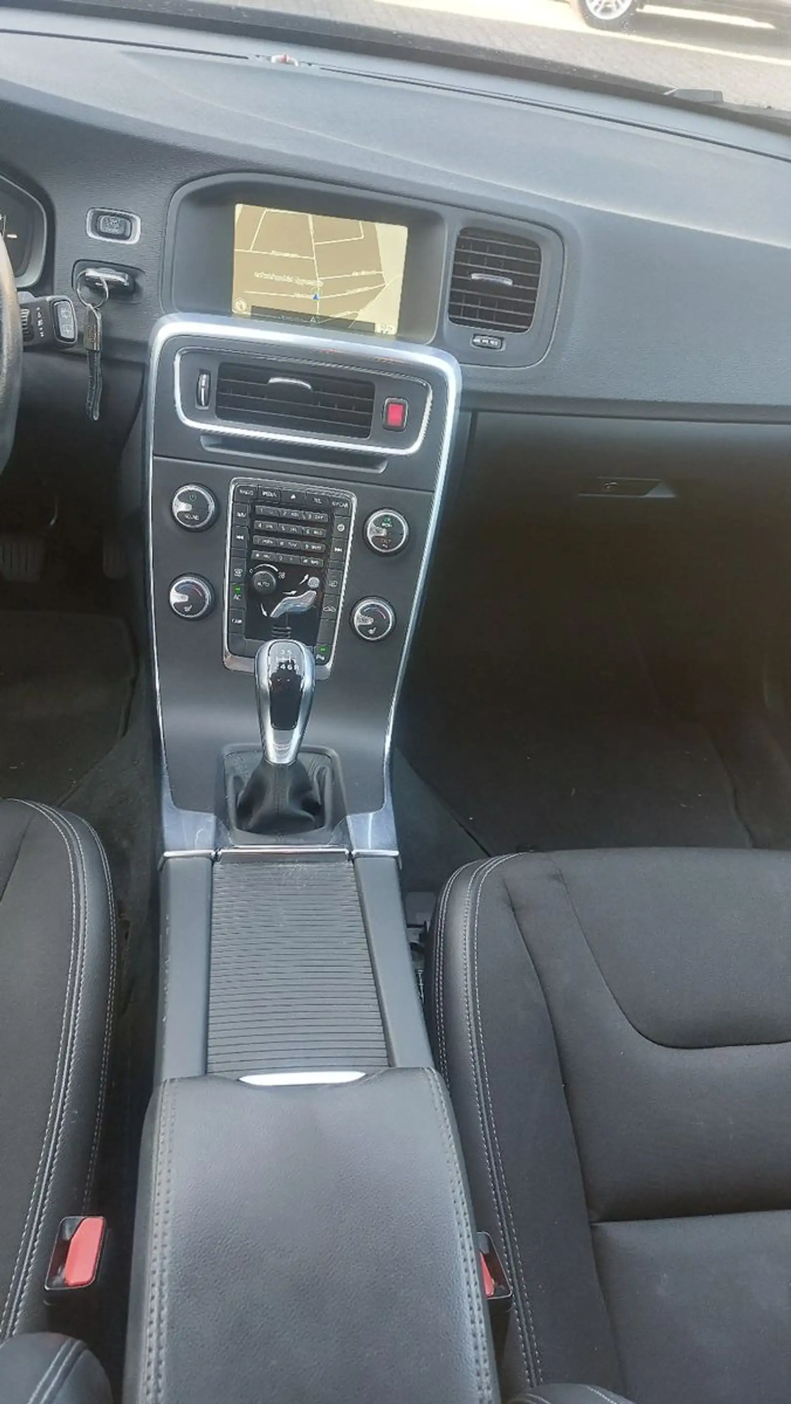 Volvo V60 Kombi Linje Business — photo 7