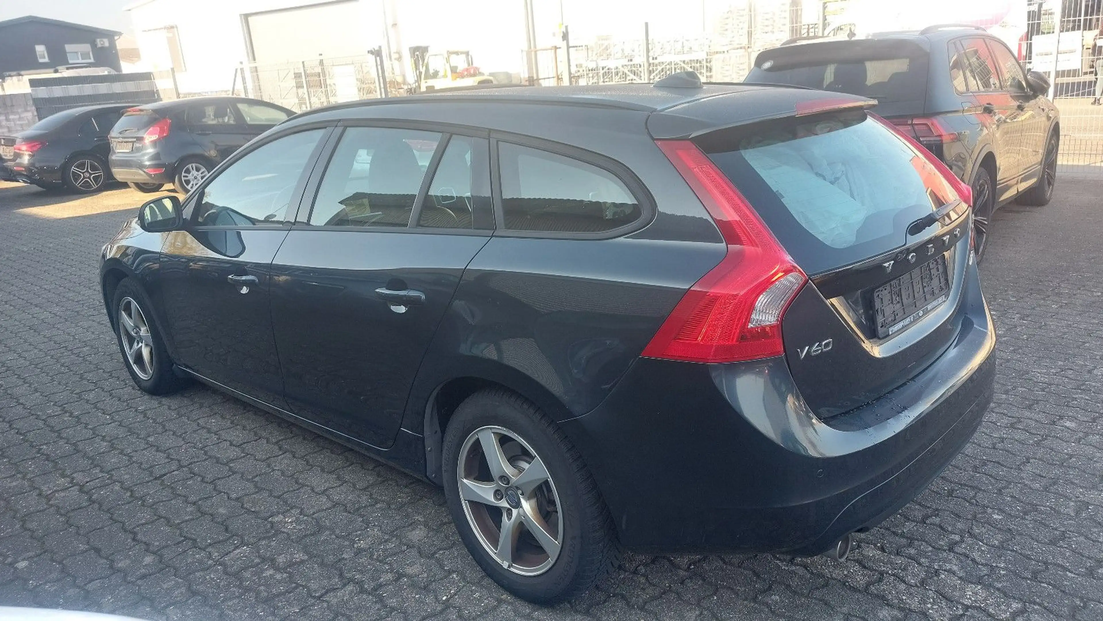 Volvo V60 Kombi Linje Business — photo 8