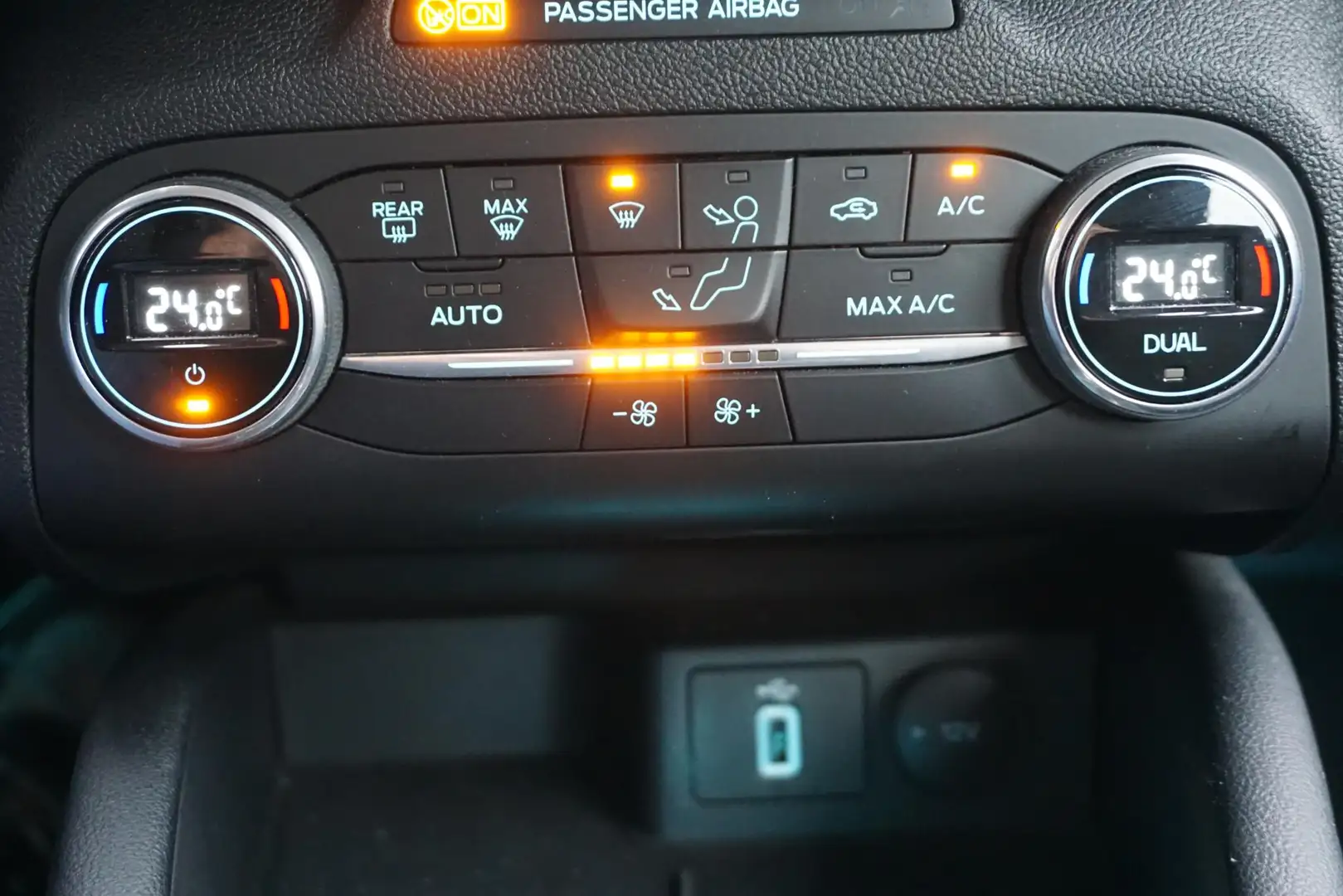 Ford Focus 1.0 EcoB.125PK Titanium Business/December 2019/ Ri Blauw - 2