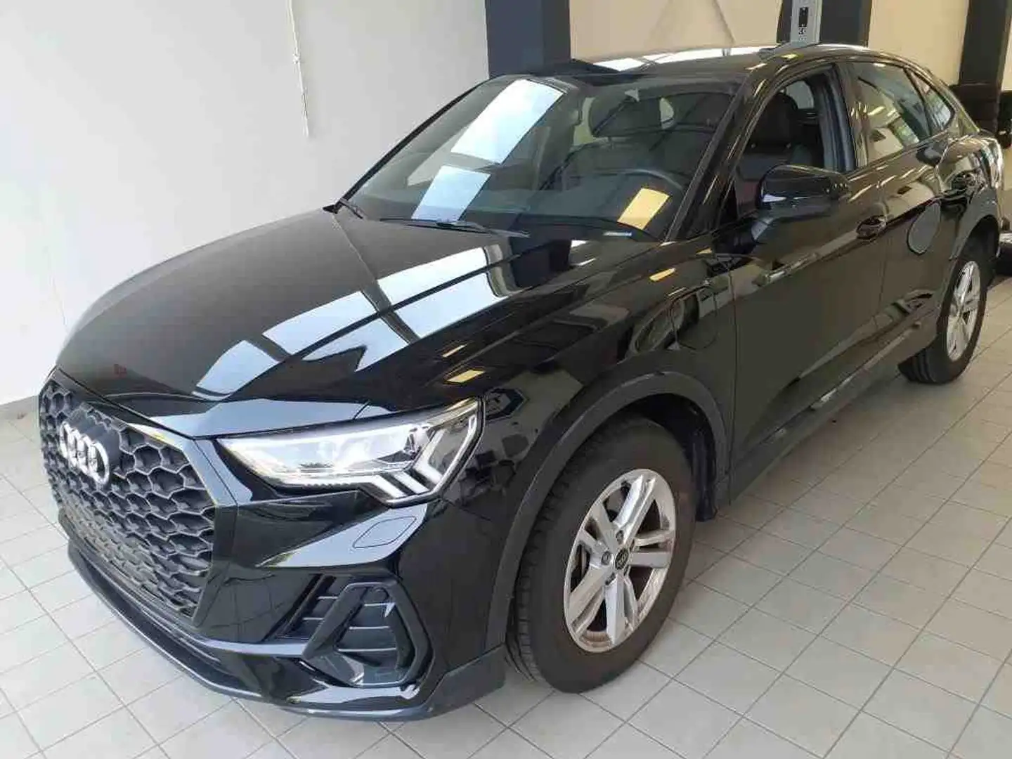 Audi Q3 Sportback 45 TFSI e S line Matrix VCplus Naviplus Schwarz - 2