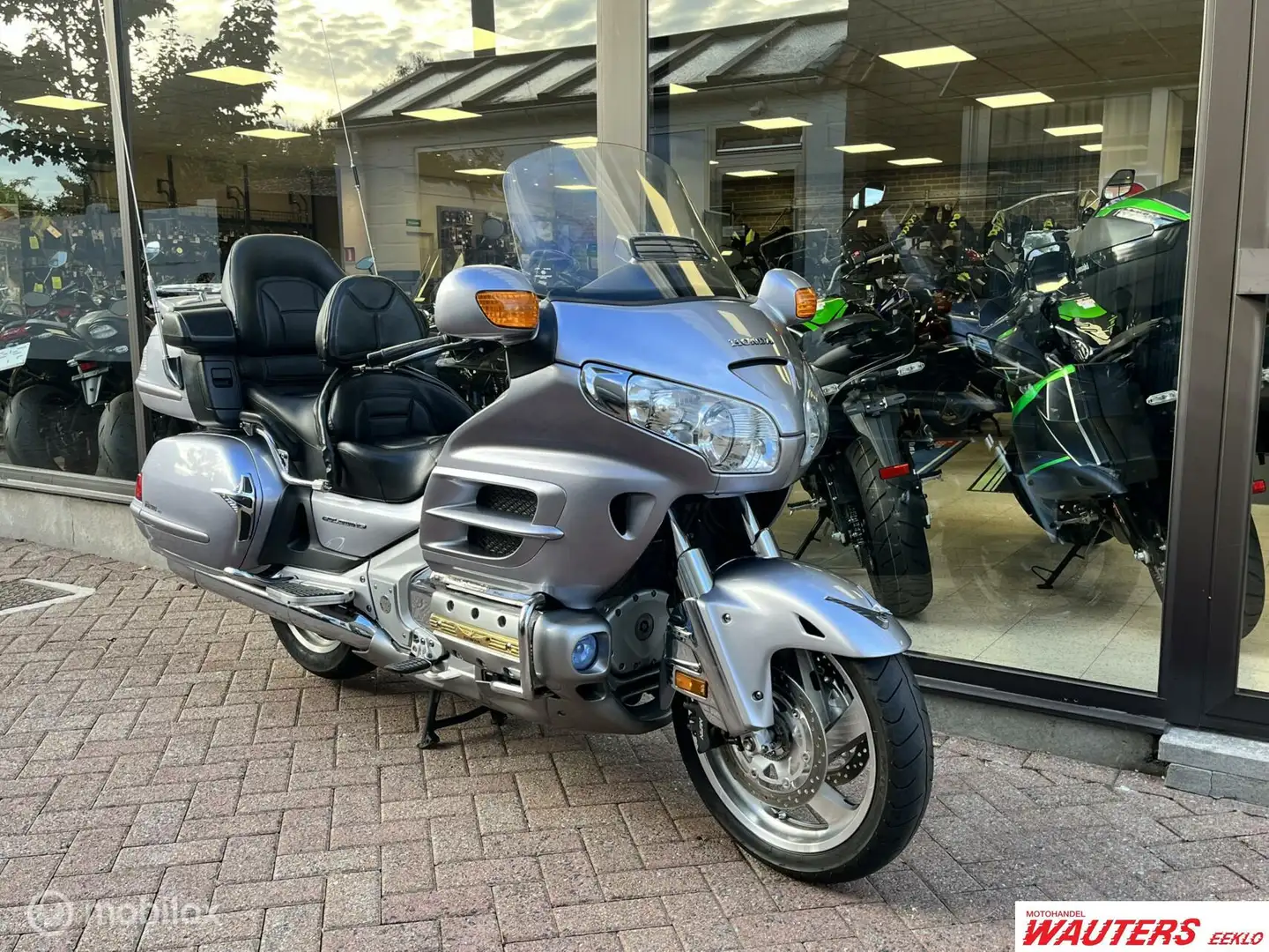 Honda GL 1800 GoldWing abs-gps-airbag Deluxe Gris - 1
