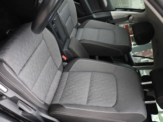 Volkswagen Passat view 15