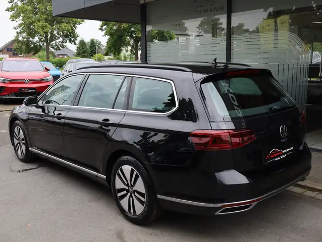 Volkswagen Passat view 7