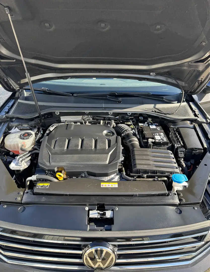 Volkswagen Passat Variant 2.0 DSG Business LED Grau - 2